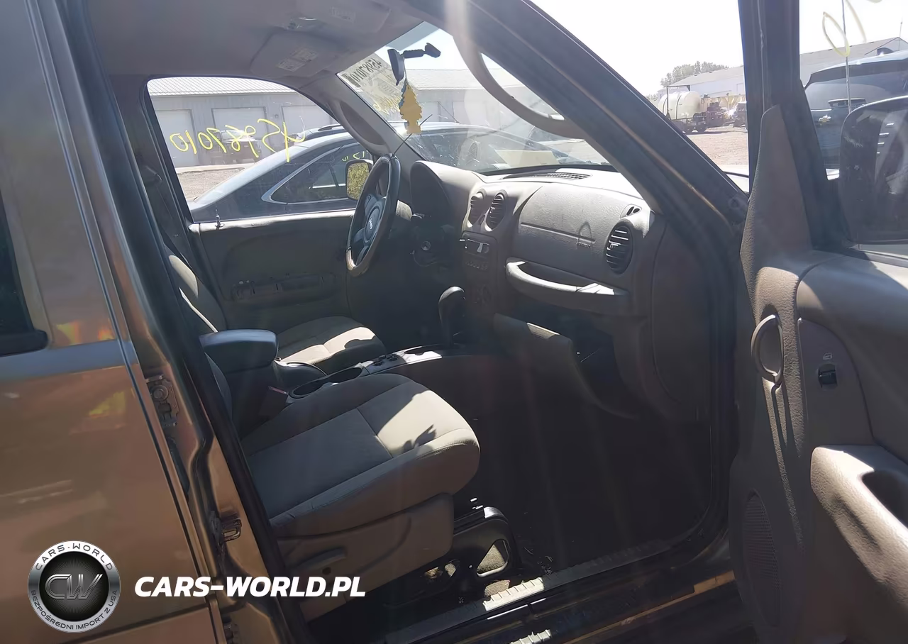 2005 Jeep Liberty Sport VIN:1J4GL48K05W681424 - 5