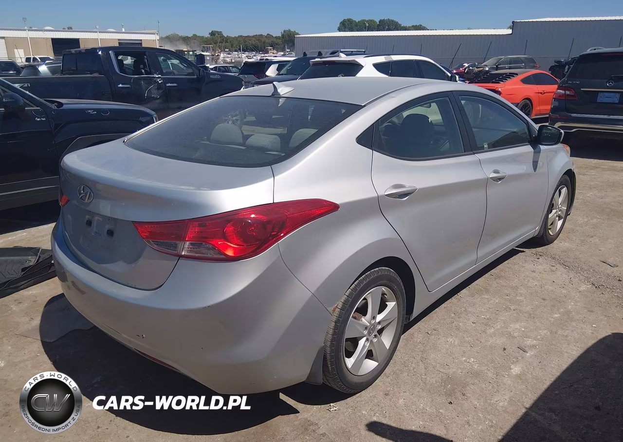2013 Hyundai Elantra Gls VIN:5NPDH4AE5DH421281 - 4