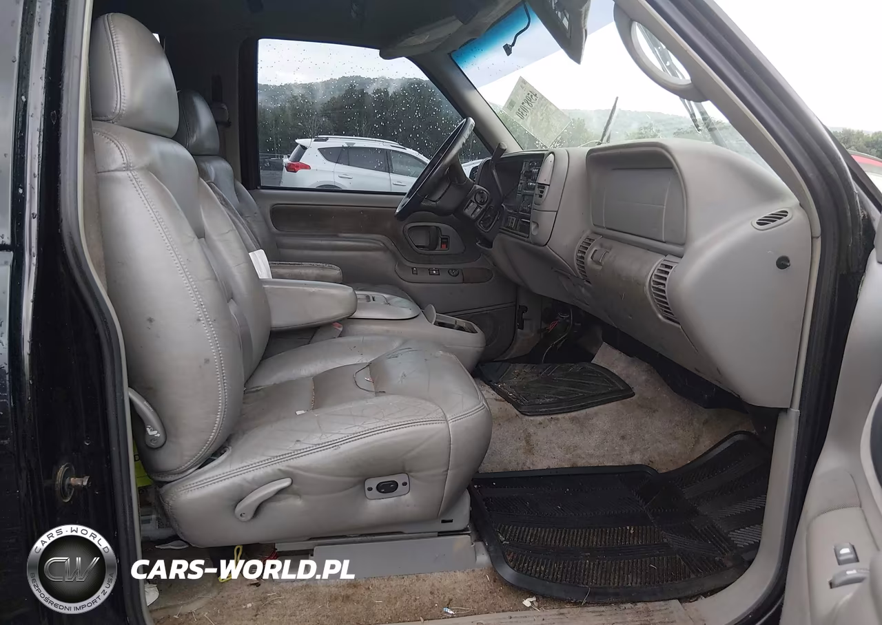 1998 Chevrolet Tahoe VIN:3GNEK18R3WG127281 - 5