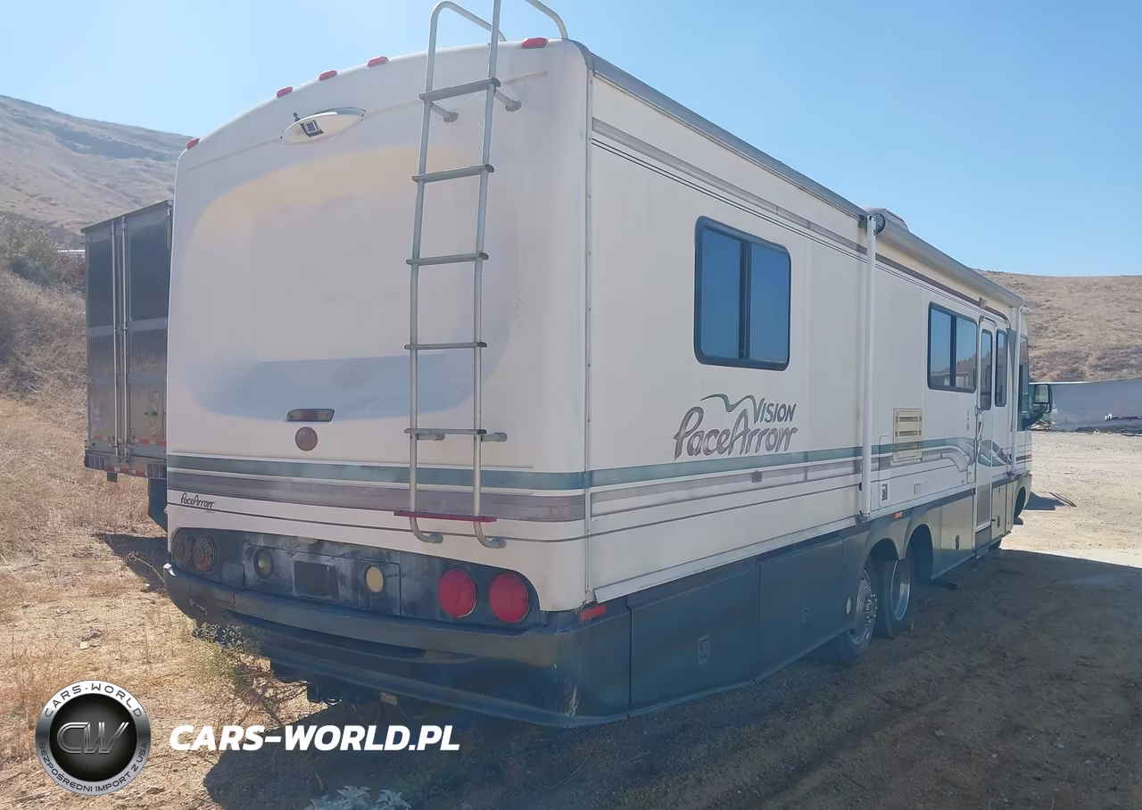 1997 Chevrolet P30 VIN:1GBLP37J1V3309057 - 4