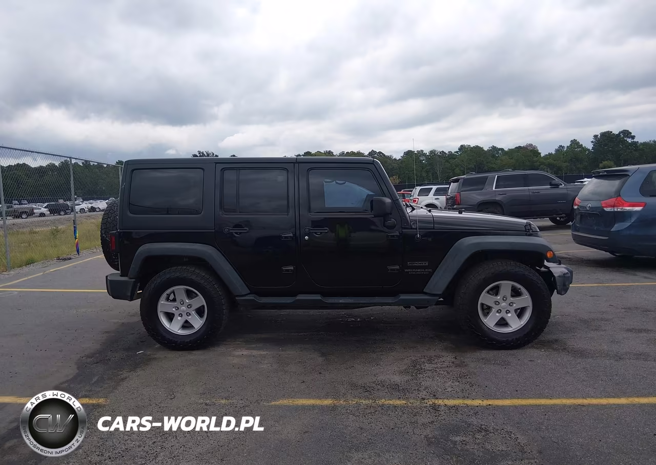 2016 Jeep Wrangler Unlimited Sport VIN:1C4BJWDG8GL148891 - 13