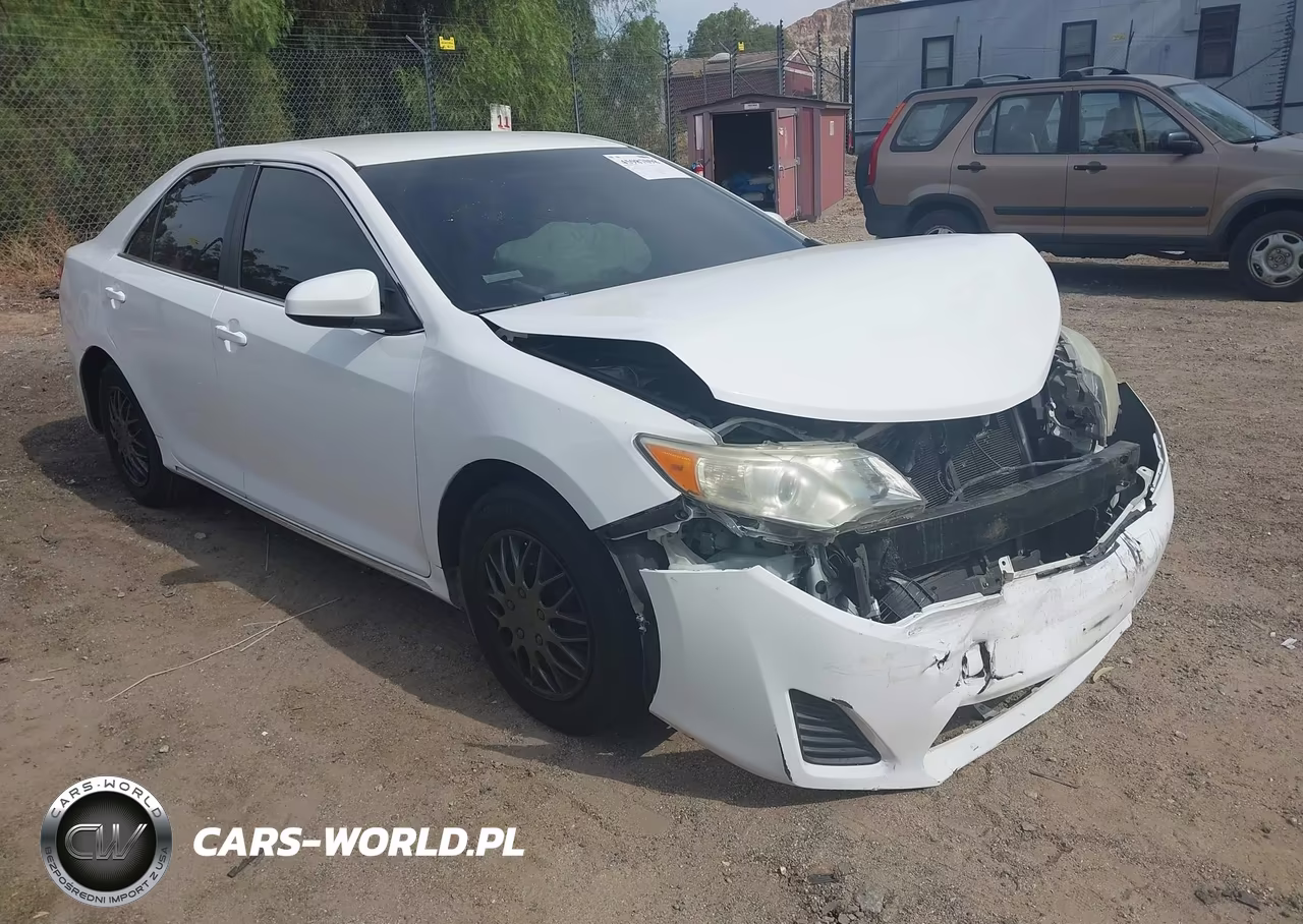 2012 Toyota Camry Le – zdjęcie 1 z 13