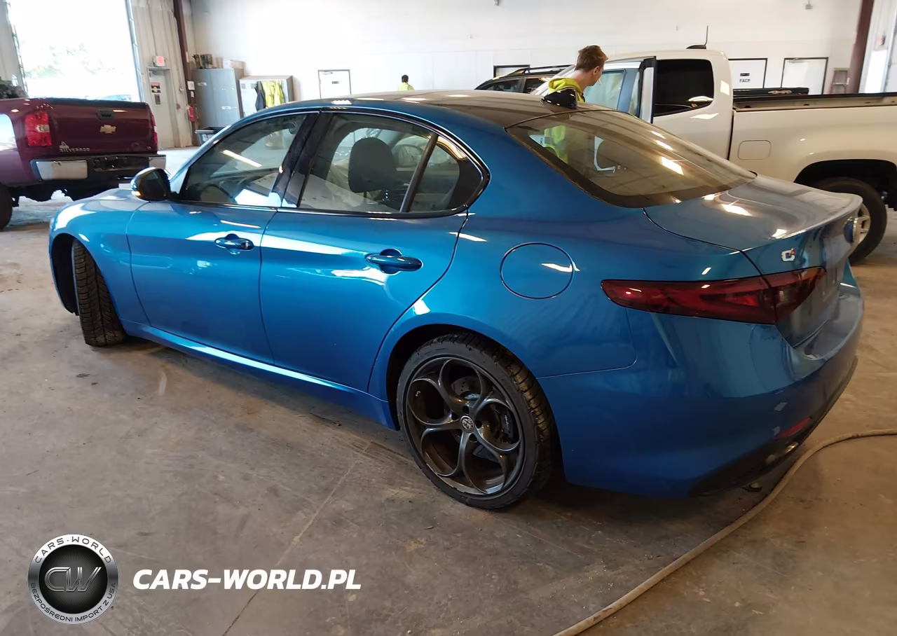 2018 Alfa Romeo Giulia Ti Sport Awd VIN:ZARFAEEN8J7579505 - 3