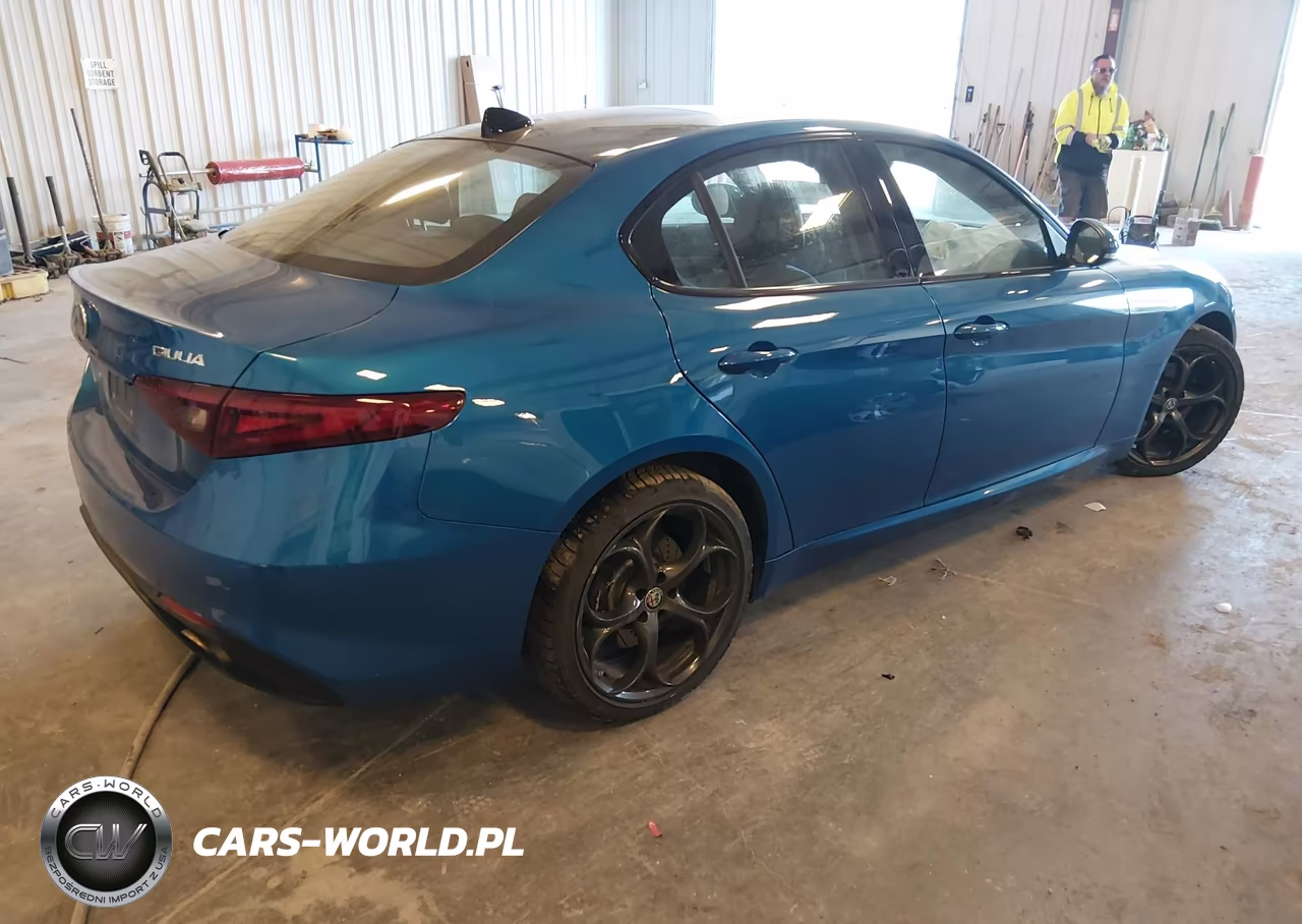 2018 Alfa Romeo Giulia Ti Sport Awd VIN:ZARFAEEN8J7579505 - 4