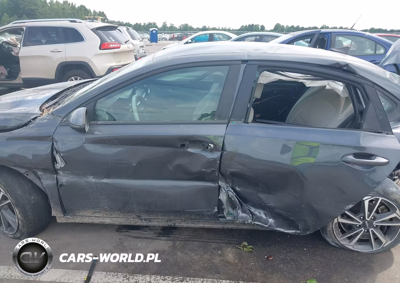 2023 Kia Forte Lxs VIN:3KPF24AD5PE591344 - 13