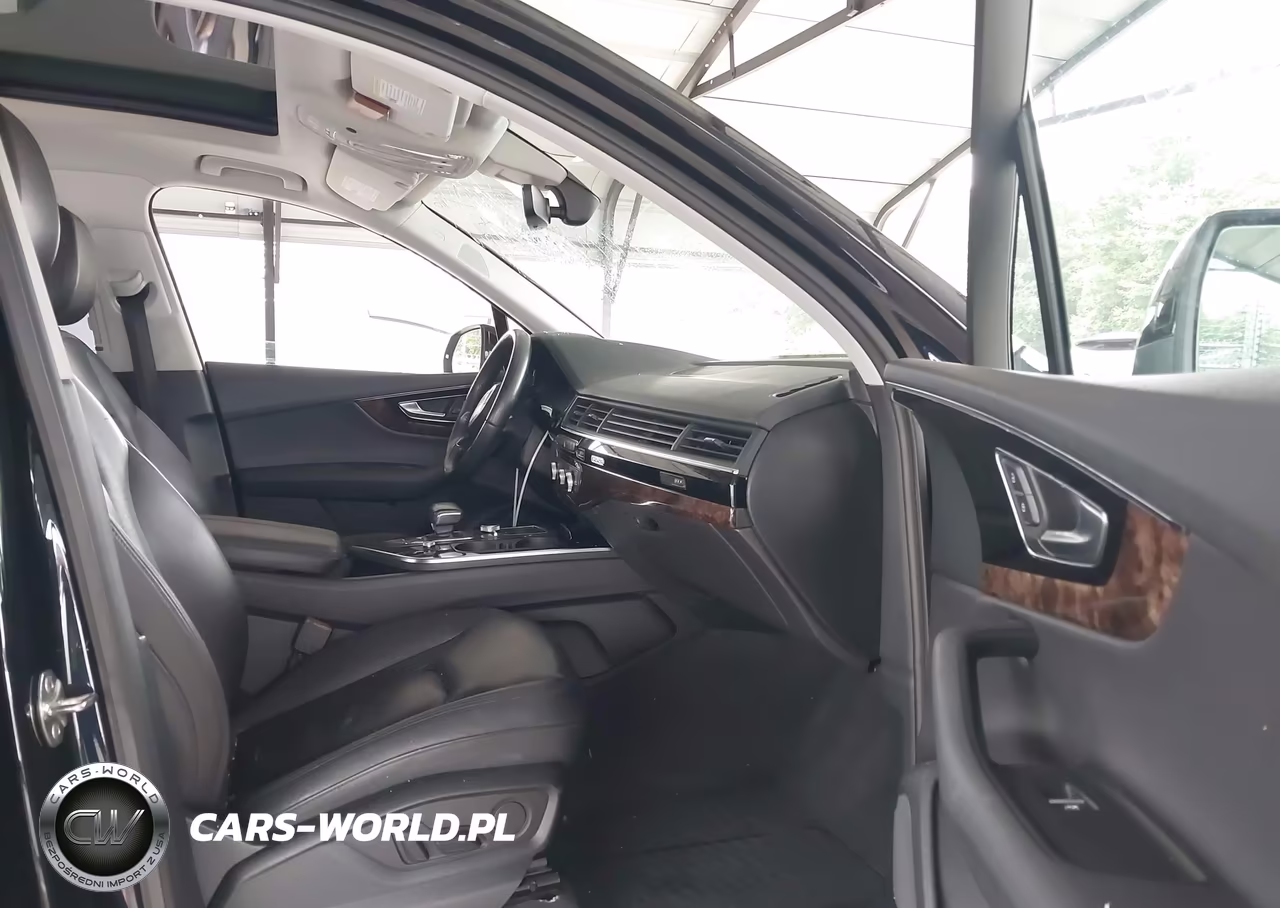 2018 Audi Q7 3.0T Premium VIN:WA1LAAF76JD012940 - 5