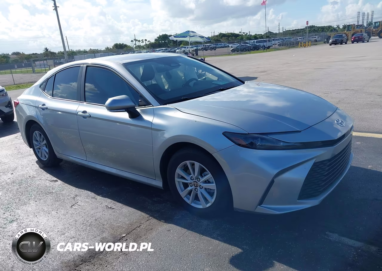 2026 Toyota Camry Le VIN:4T1DAACK0TU777126 - 1