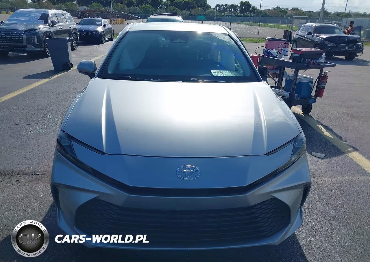 2026 Toyota Camry Le VIN:4T1DAACK0TU777126 - 12