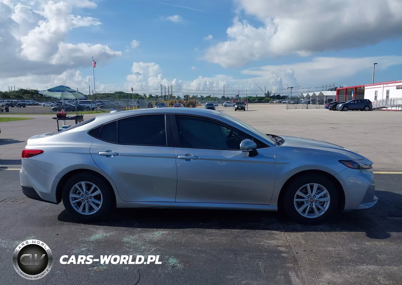 2026 Toyota Camry Le VIN:4T1DAACK0TU777126 - 13