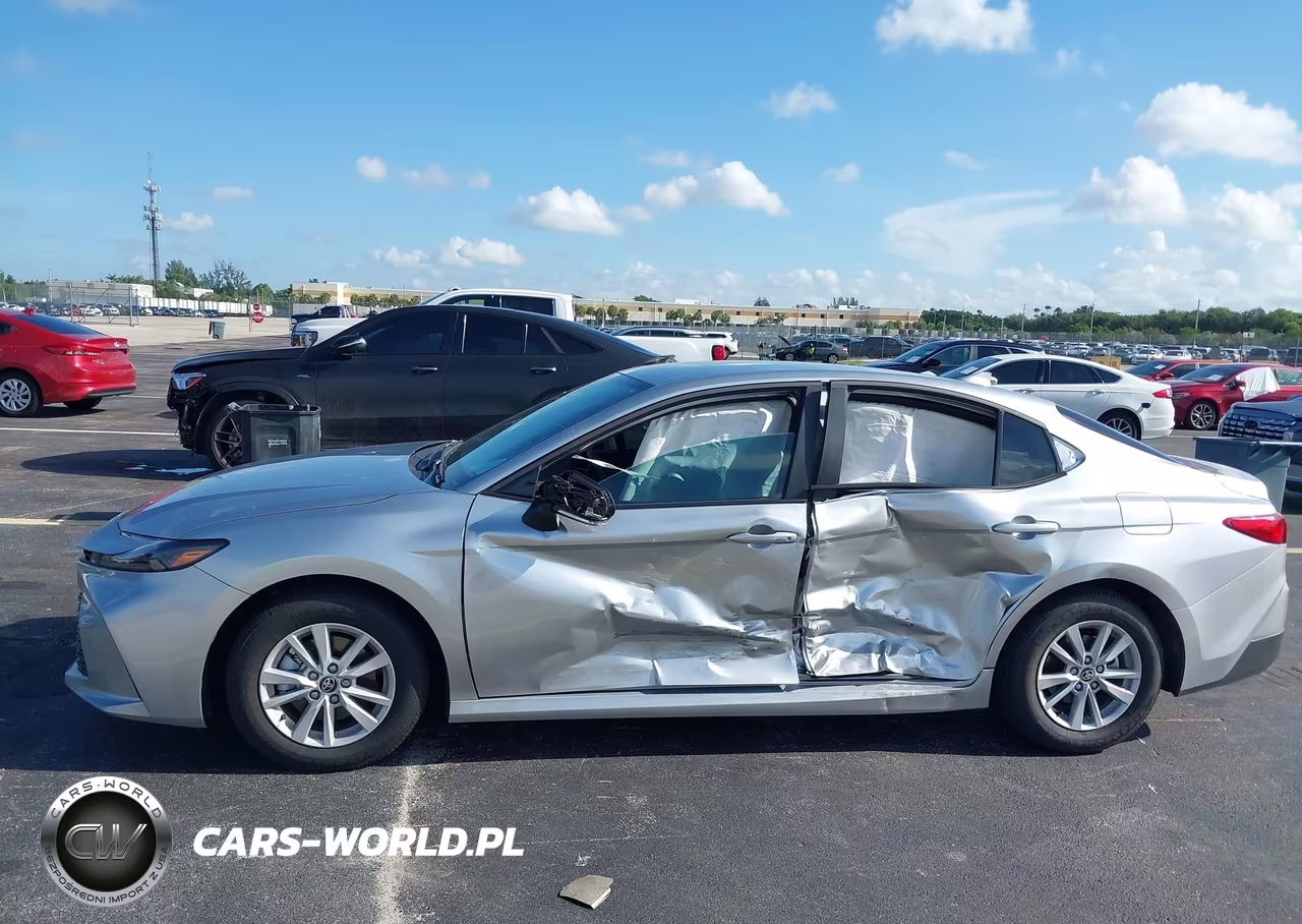 2026 Toyota Camry Le VIN:4T1DAACK0TU777126 - 14