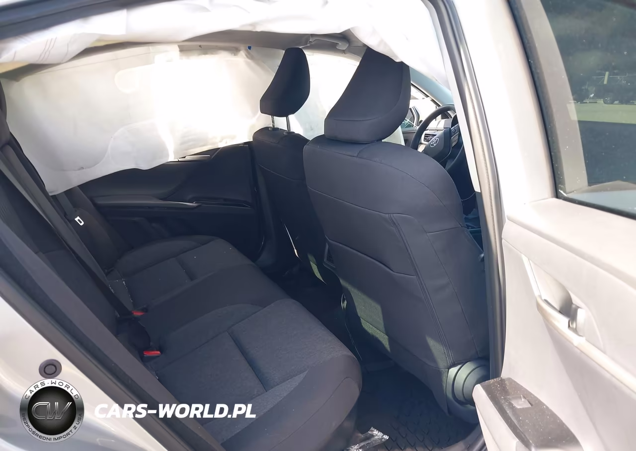 2026 Toyota Camry Le VIN:4T1DAACK0TU777126 - 8