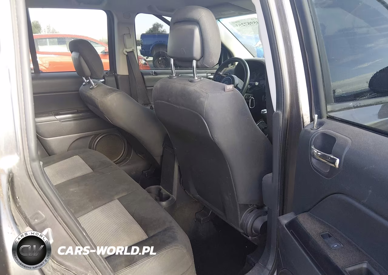 2016 Jeep Compass Sport VIN:1C4NJDBB2GD661900 - 8