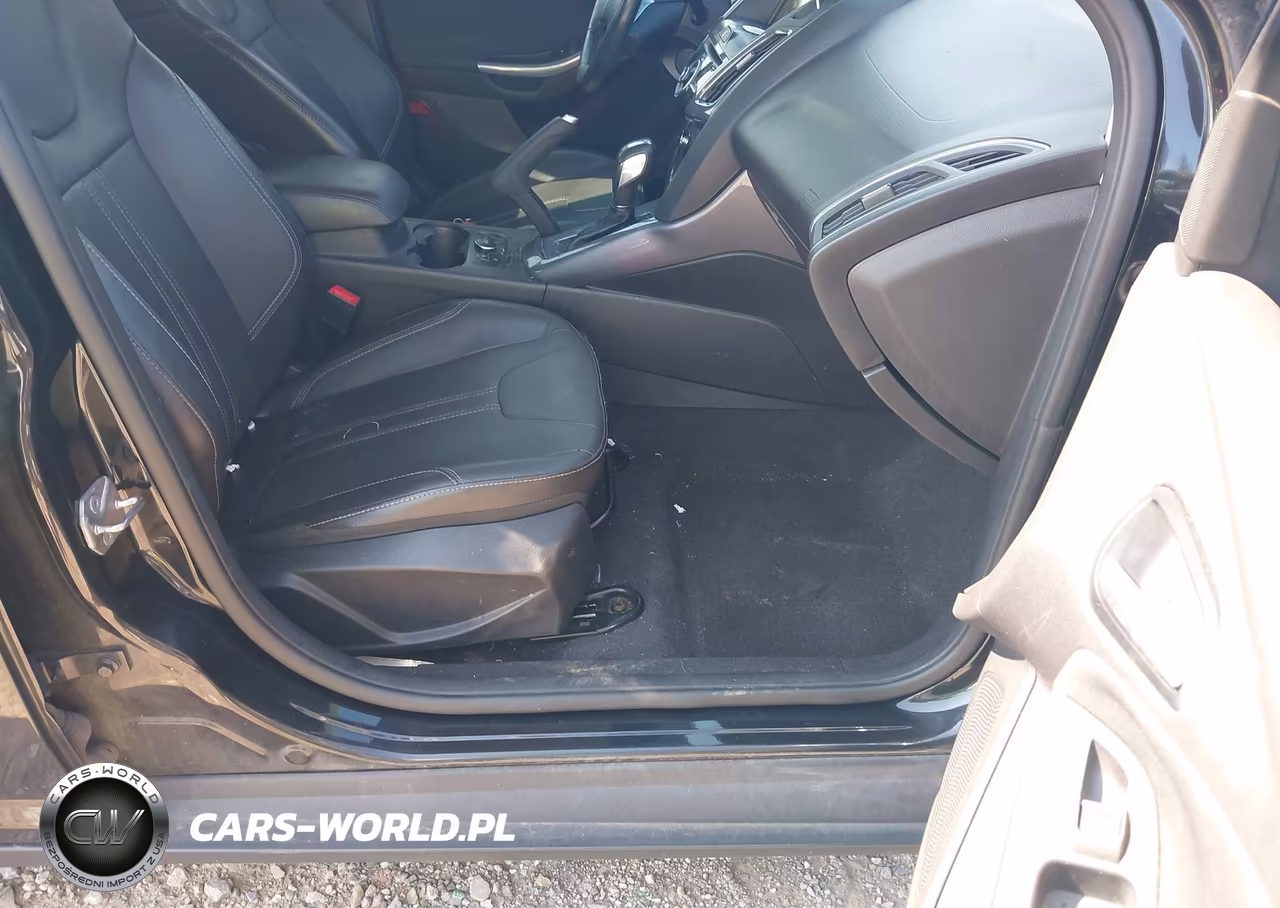 2014 Ford Focus Titanium VIN:1FADP3J28EL378027 - 5