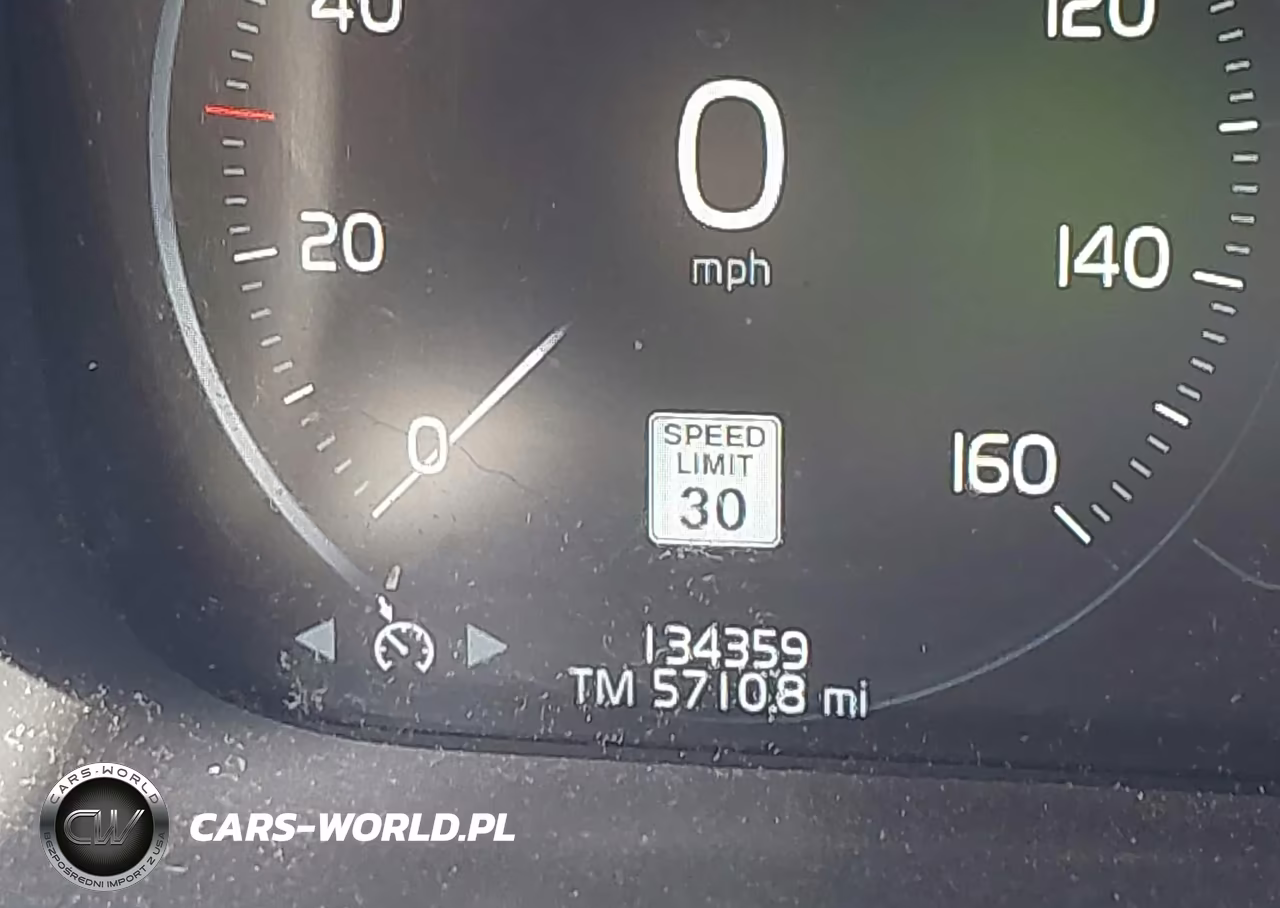 2018 Volvo Xc60 T6 Momentum VIN:YV4A22RK4J1046616 - 15
