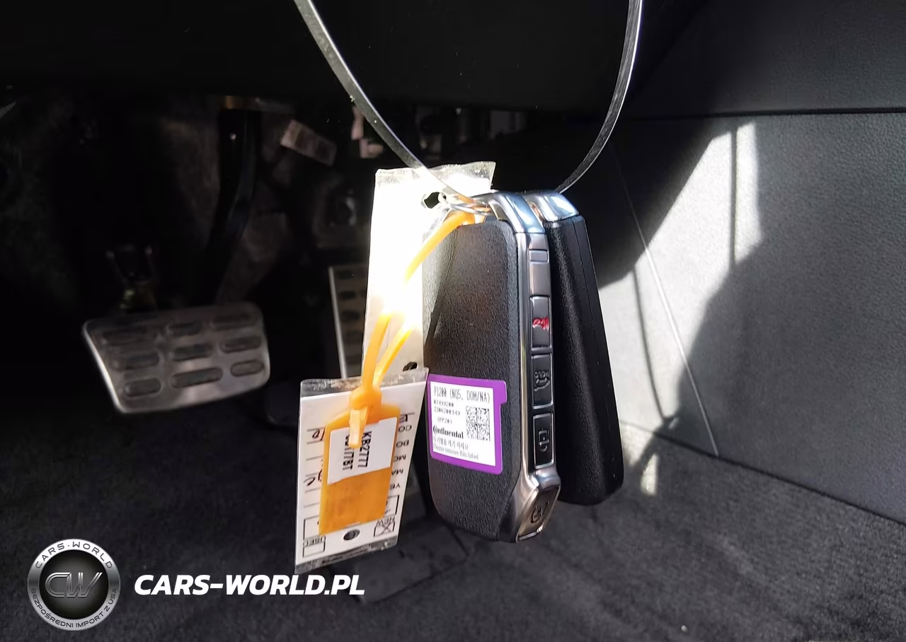 2023 Kia Sportage Plug-In Hybrid X-Line Prestige VIN:KNDPZDAHXP7097810 - 11