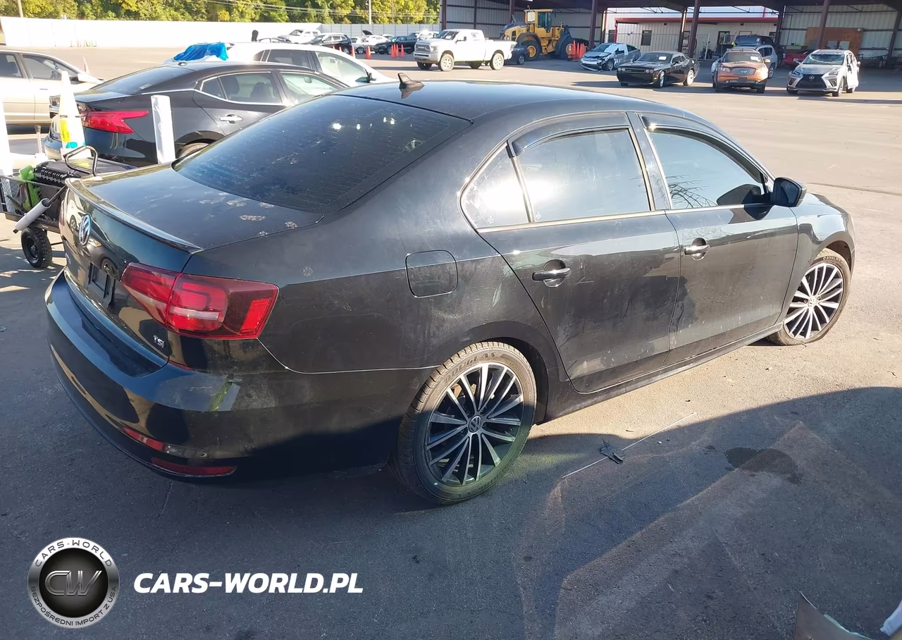 2016 Volkswagen Jetta 1.8T Sport VIN:3VWD17AJ9GM308870 - 4