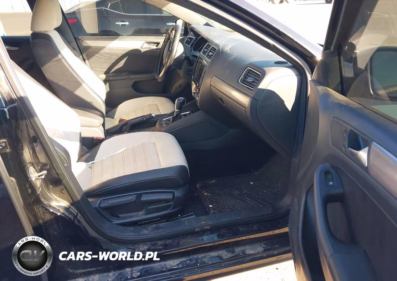 2016 Volkswagen Jetta 1.8T Sport VIN:3VWD17AJ9GM308870 - 5