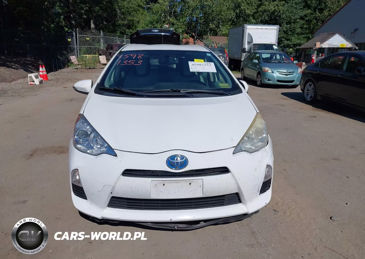 2014 Toyota Prius C One VIN:JTDKDTB34E1567626 - 12