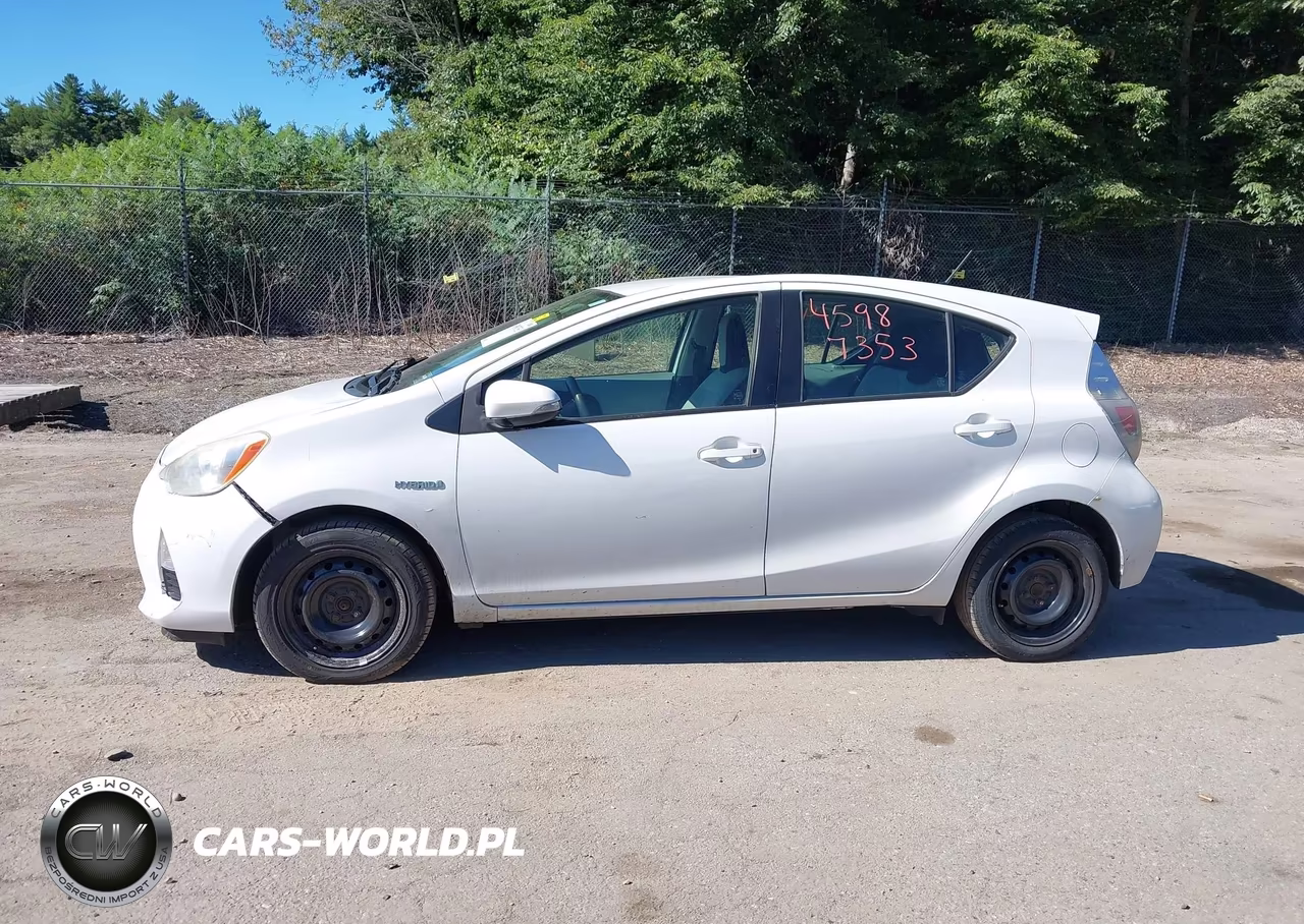 2014 Toyota Prius C One VIN:JTDKDTB34E1567626 - 14