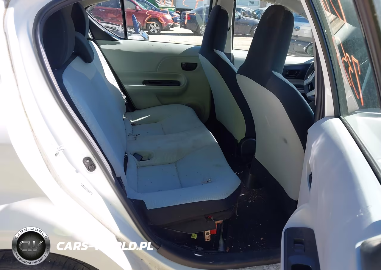 2014 Toyota Prius C One VIN:JTDKDTB34E1567626 - 8