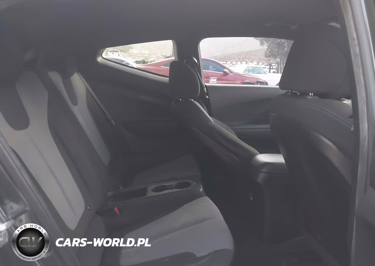 2019 Hyundai Veloster 2.0 VIN:KMHTG6AF6KU013728 - 8