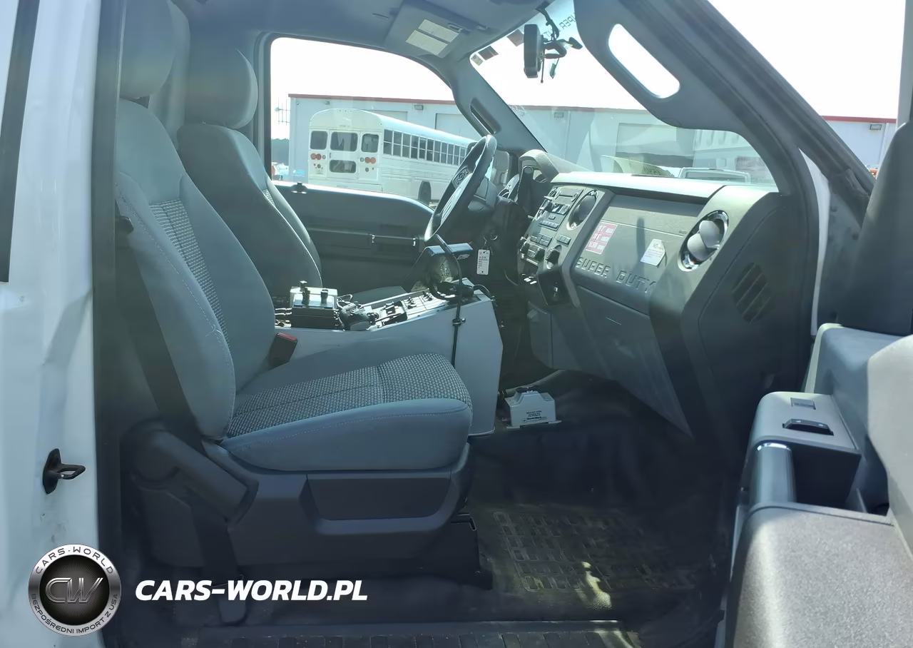 2016 Ford F-450 Chassis Xlt VIN:1FDUF4HT6GEB87422 - 5