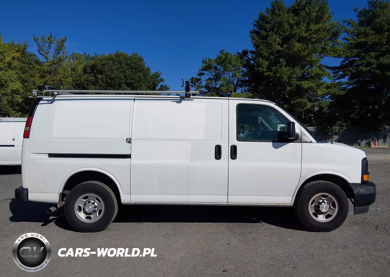 2017 Chevrolet Express 2500 Work Van VIN:1GCWGAFFXH1350197 - 14