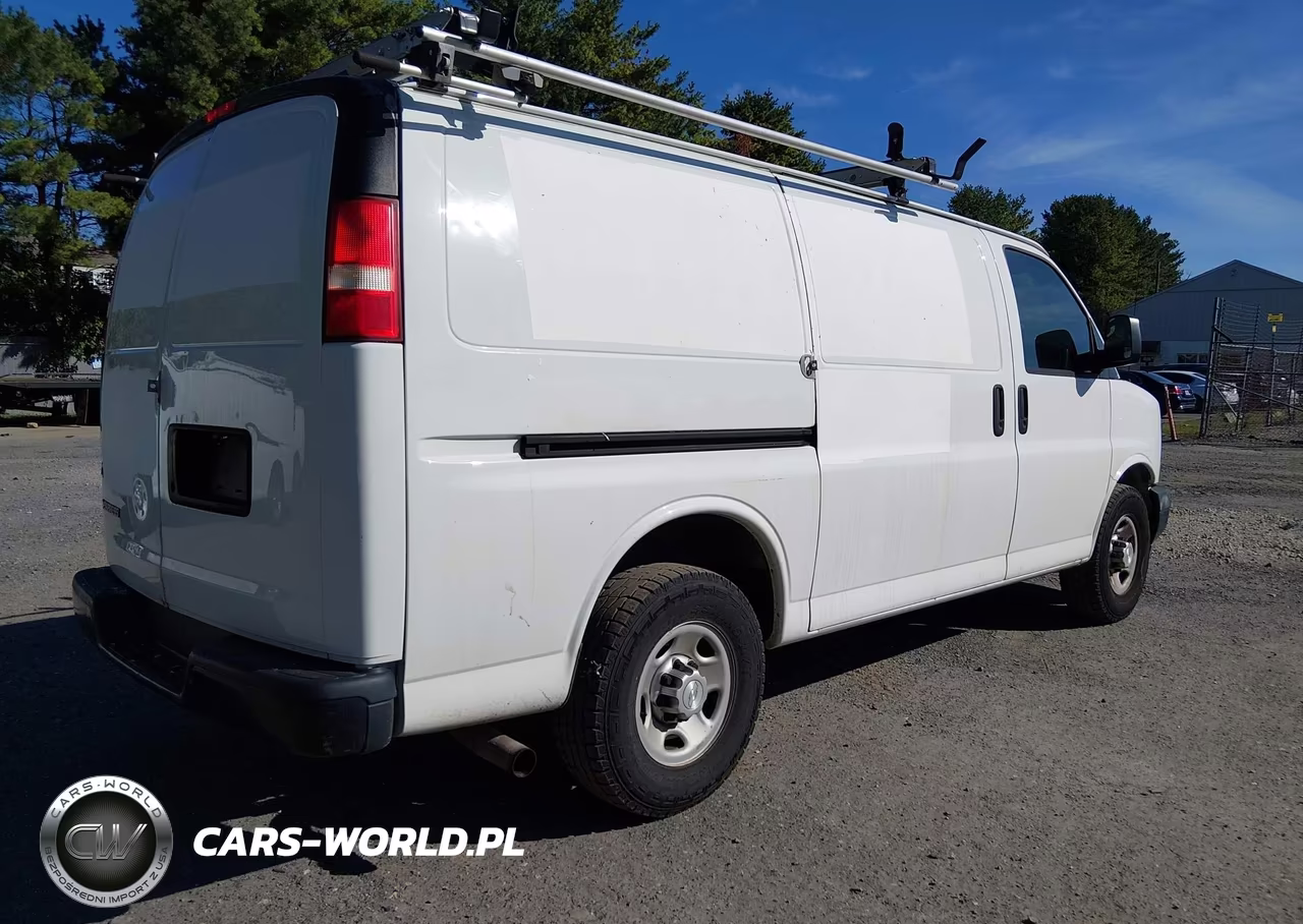 2017 Chevrolet Express 2500 Work Van VIN:1GCWGAFFXH1350197 - 4