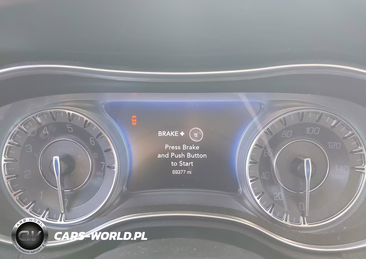2018 Chrysler 300 Touring VIN:2C3CCAAG4JH208227 - 7