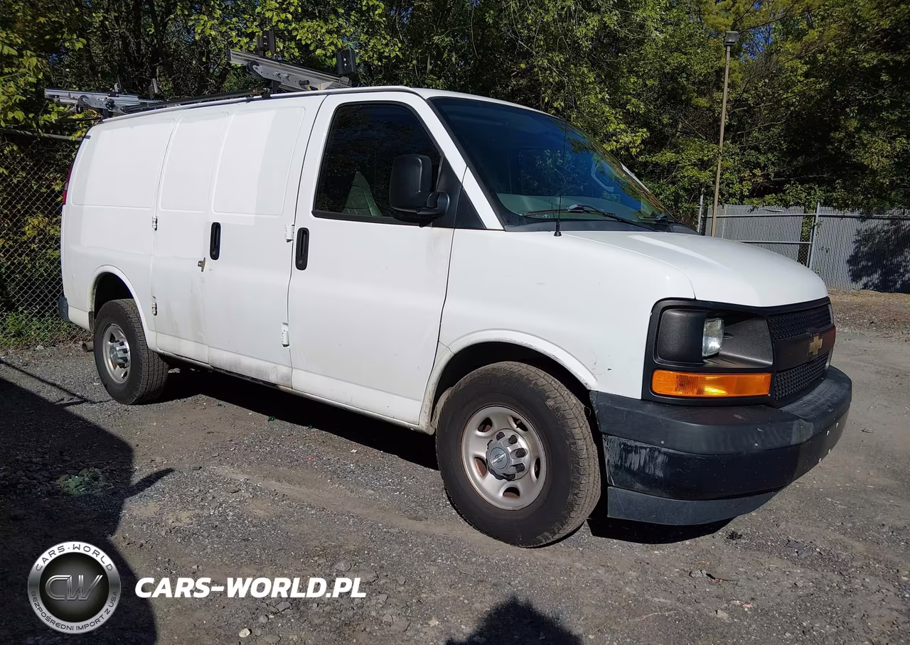 2017 Chevrolet Express 2500 Work Van – zdjęcie 1 z 16