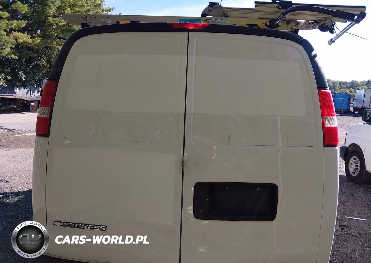 2017 Chevrolet Express 2500 Work Van VIN:1GCWGAFF2H1299293 - 16