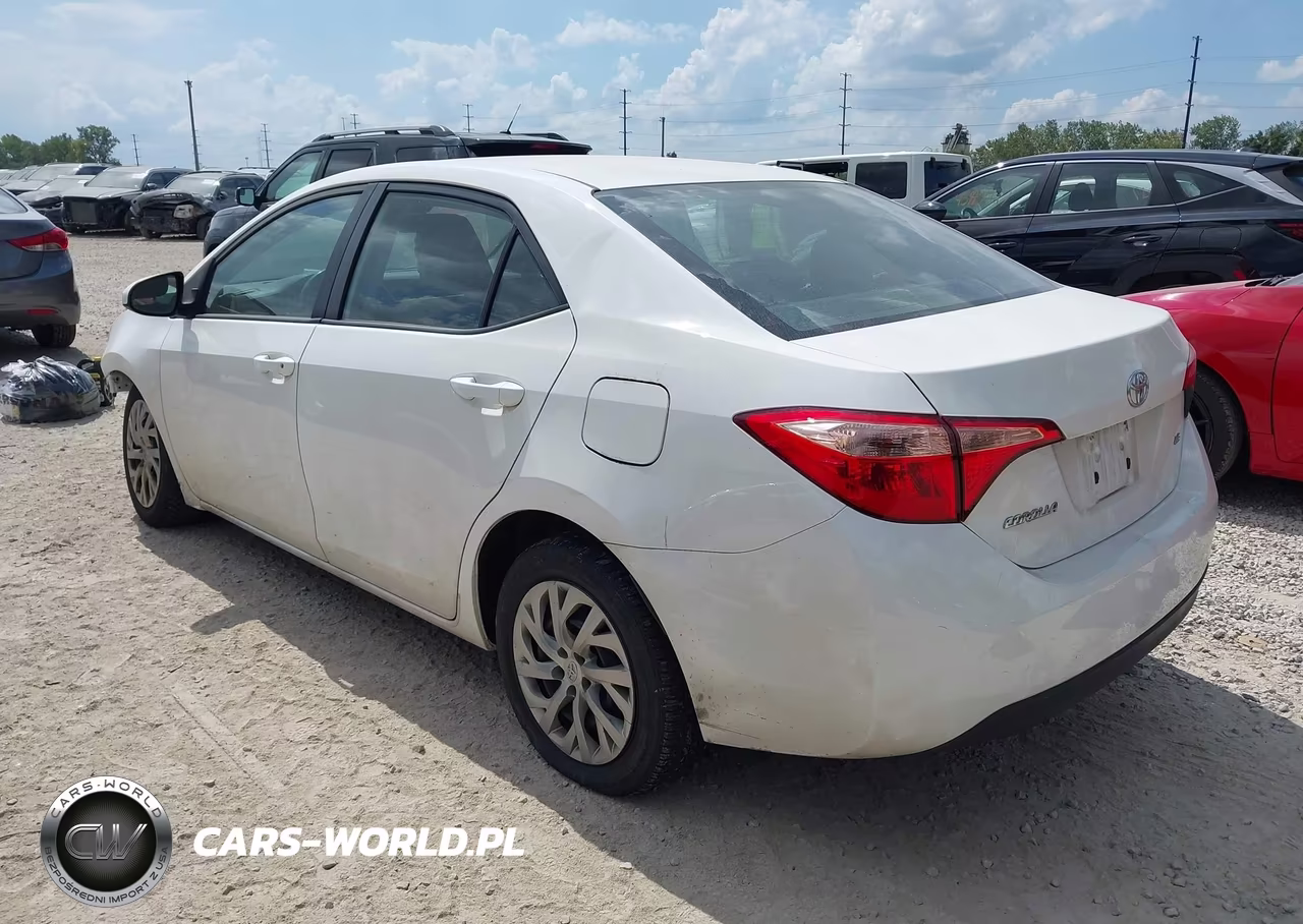 2019 Toyota Corolla Le VIN:2T1BURHE2KC199823 - 3
