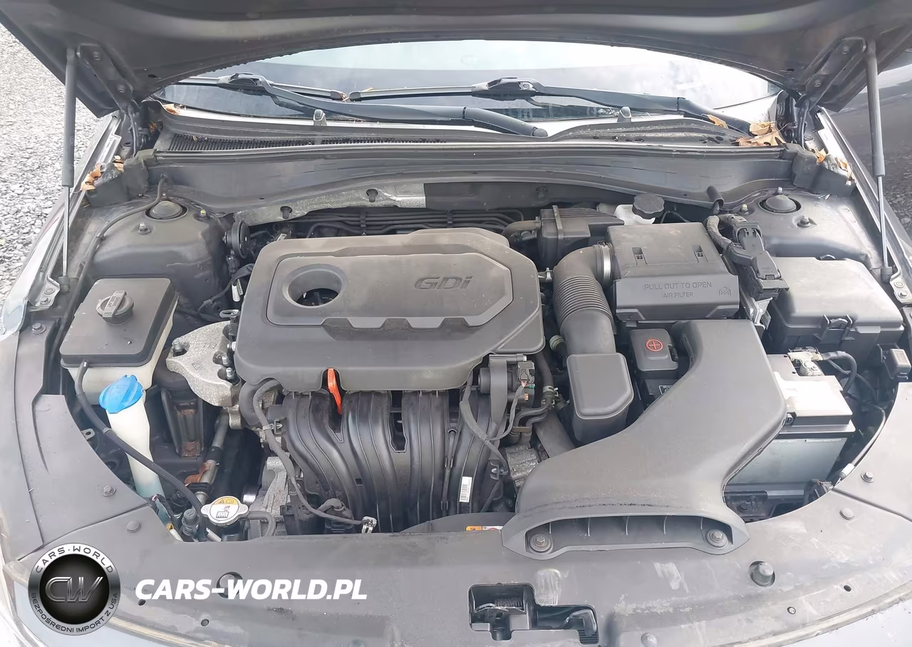 2018 Kia Optima S VIN:5XXGT4L34JG226724 - 10