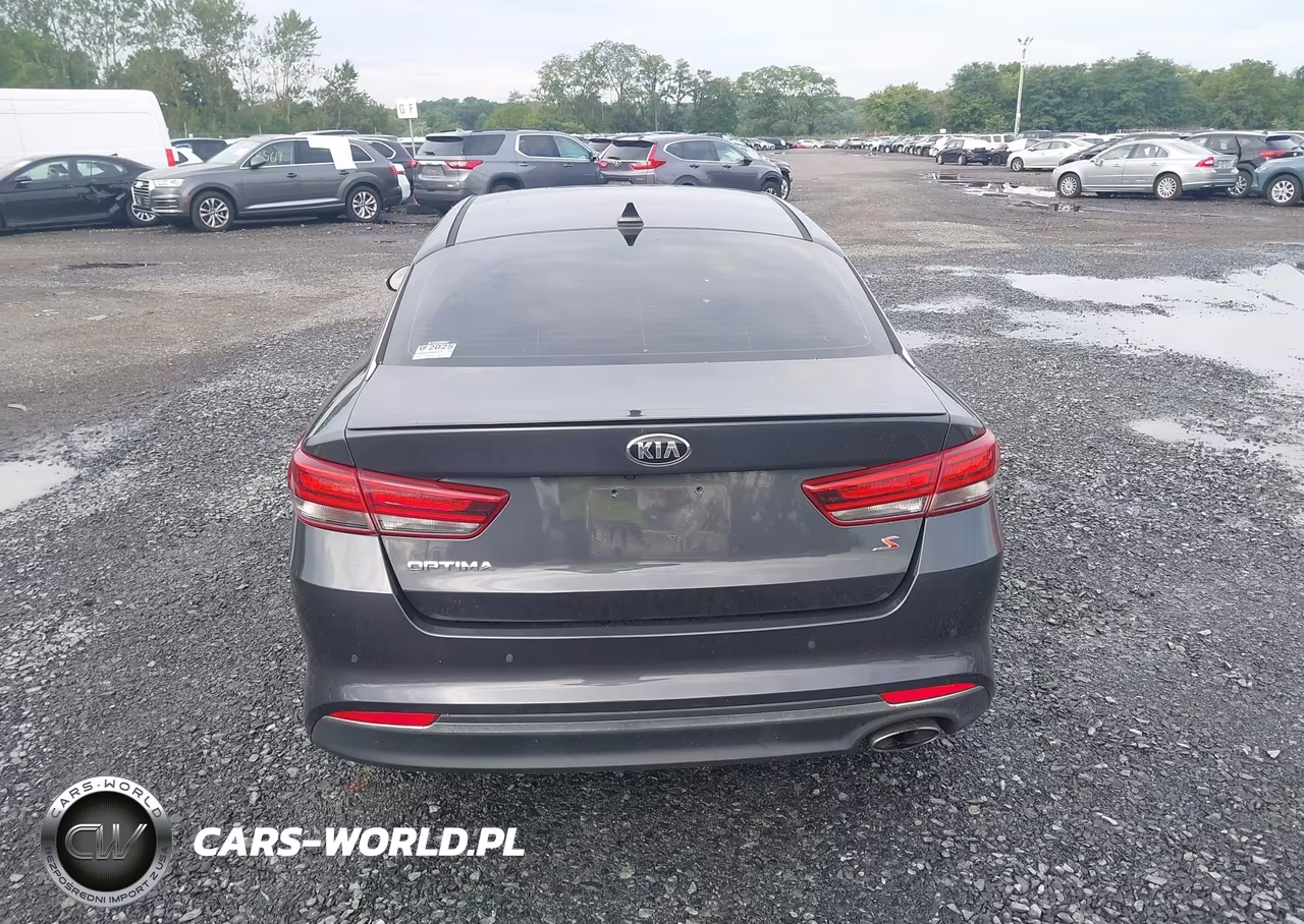 2018 Kia Optima S VIN:5XXGT4L34JG226724 - 16