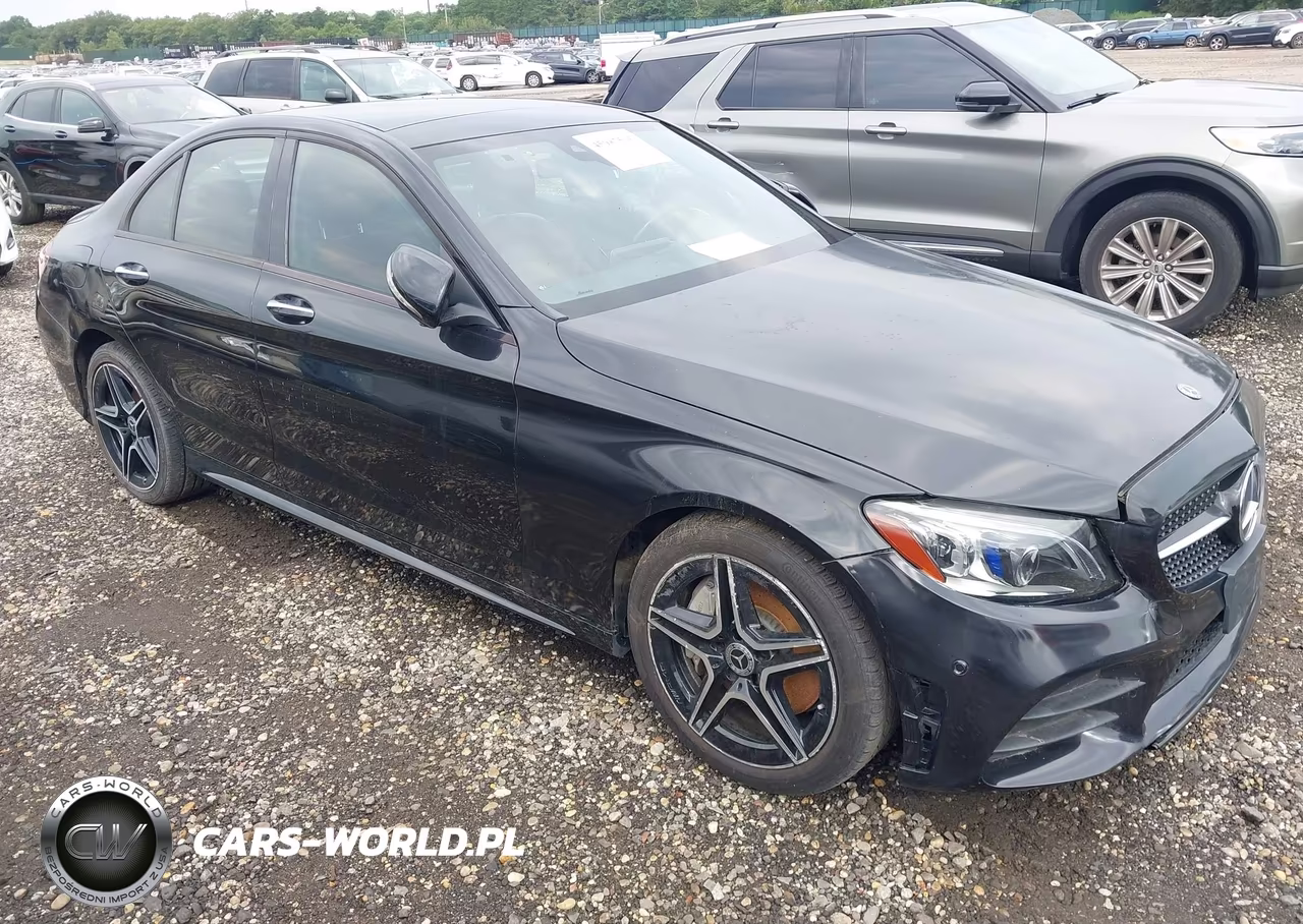 2019 Mercedes-Benz C 300 4Matic – zdjęcie 1 z 17