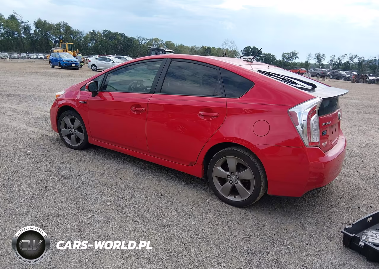 2015 Toyota Prius Persona Series Special Edition VIN:JTDKN3DU7F0425815 - 3
