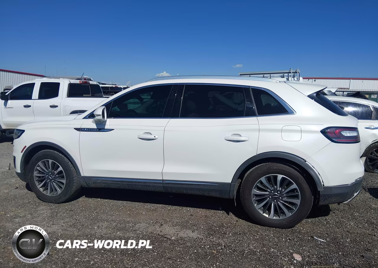 2020 Lincoln Nautilus Standard VIN:2LMPJ6J92LBL13968 - 14