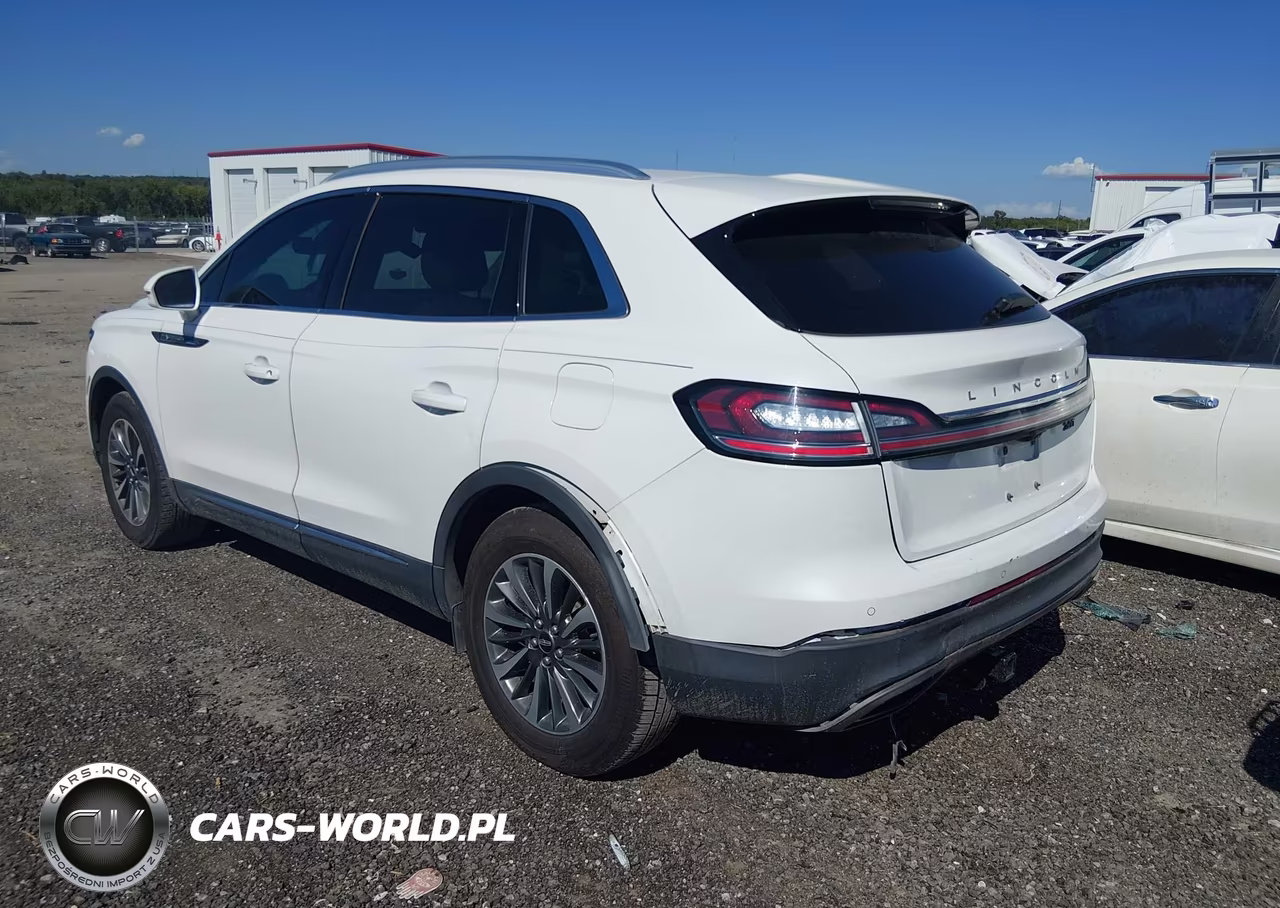 2020 Lincoln Nautilus Standard VIN:2LMPJ6J92LBL13968 - 3