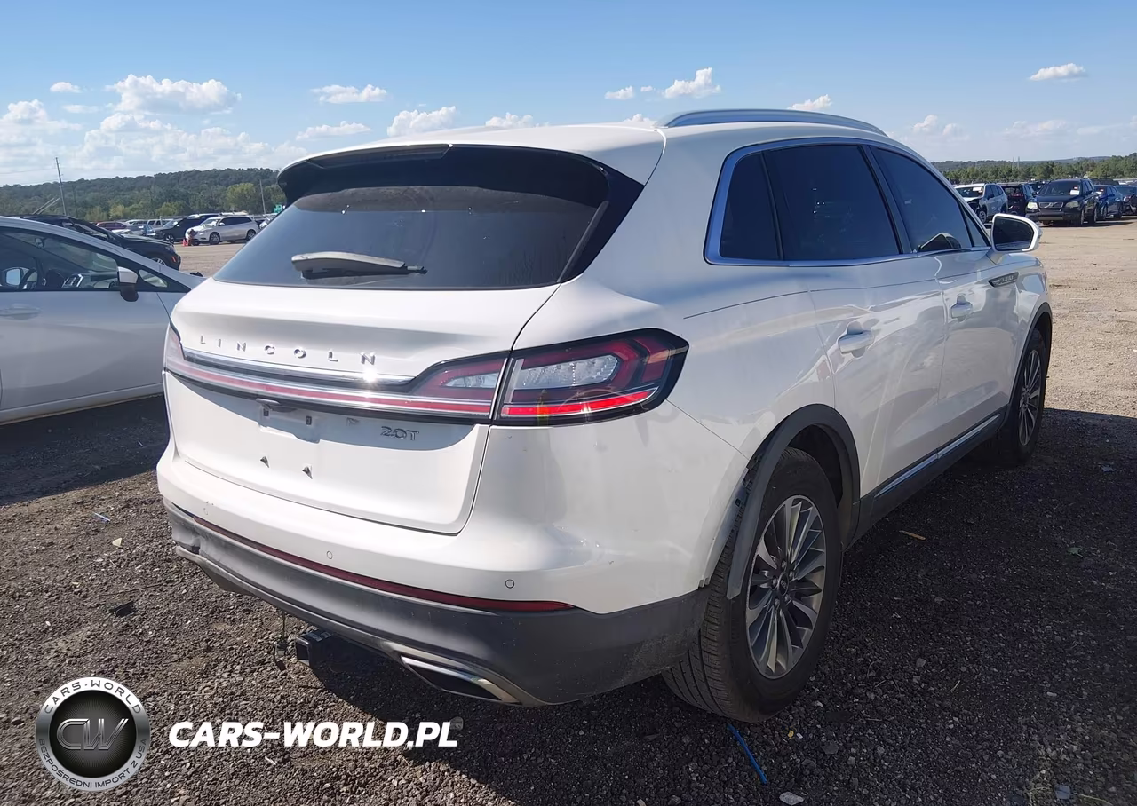 2020 Lincoln Nautilus Standard VIN:2LMPJ6J92LBL13968 - 4