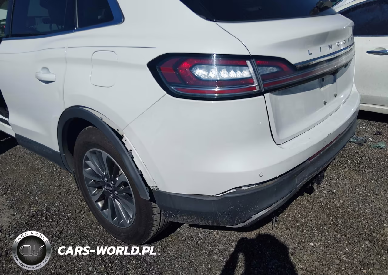 2020 Lincoln Nautilus Standard VIN:2LMPJ6J92LBL13968 - 6