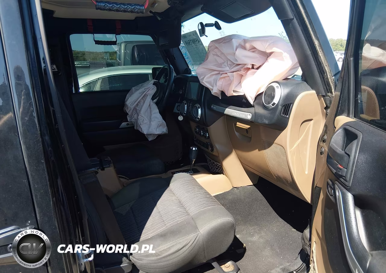 2012 Jeep Wrangler Unlimited Sahara VIN:1C4BJWEG1CL125154 - 5