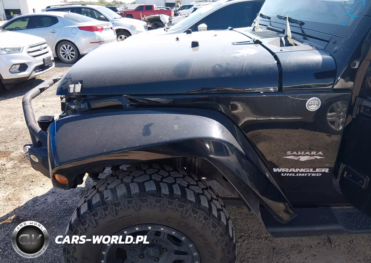 2012 Jeep Wrangler Unlimited Sahara VIN:1C4BJWEG1CL125154 - 6