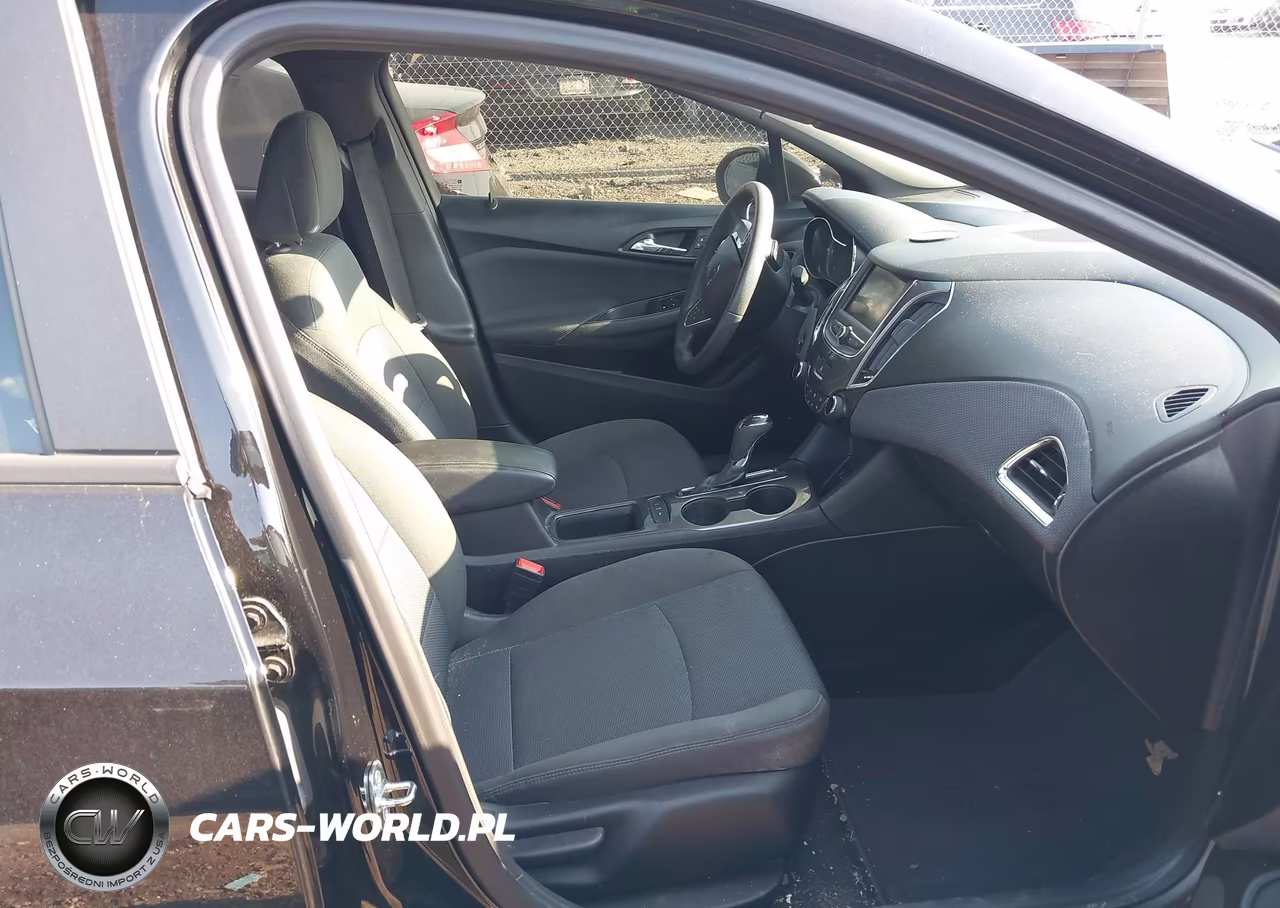 2019 Chevrolet Cruze Lt VIN:3G1BE6SM0KS606724 - 5