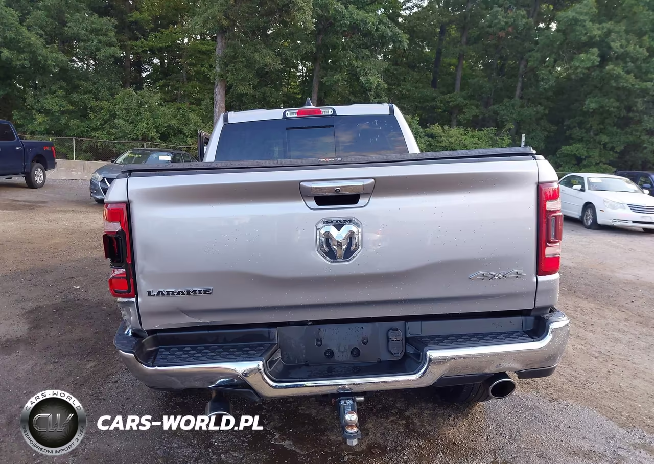 2022 Ram 1500 VIN:1C6SRFRT2NN407382 - 17