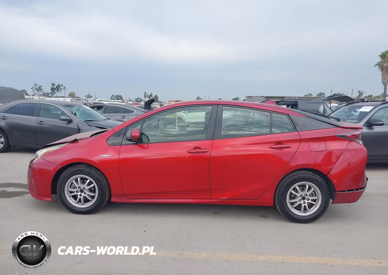 2018 Toyota Prius Three VIN:JTDKARFU3J3067499 - 14