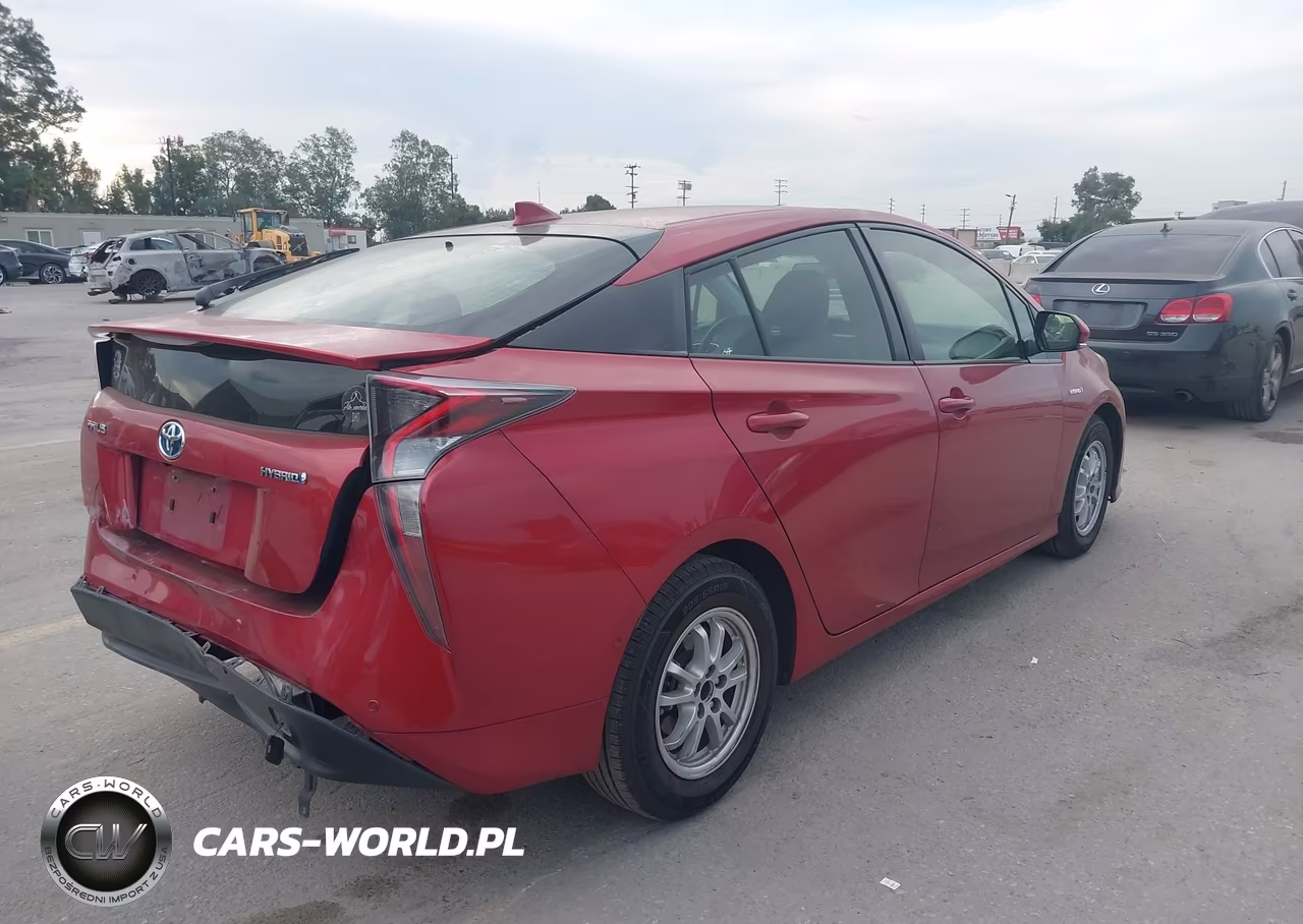 2018 Toyota Prius Three VIN:JTDKARFU3J3067499 - 4