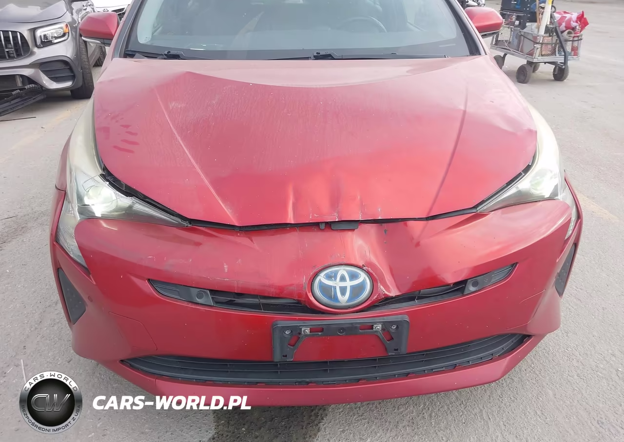 2018 Toyota Prius Three VIN:JTDKARFU3J3067499 - 6