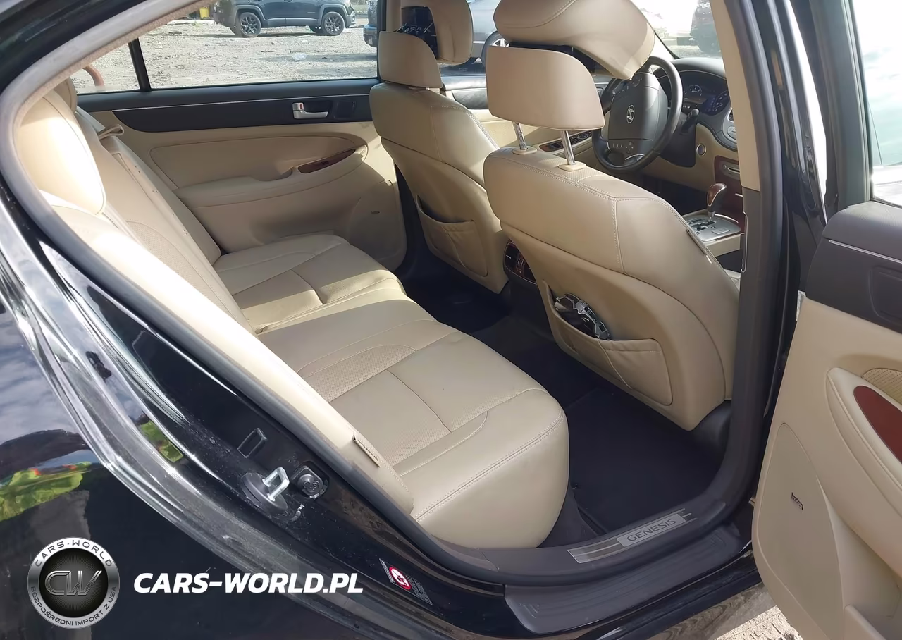 2013 Hyundai Genesis 3.8 VIN:KMHGC4DD5DU242609 - 8