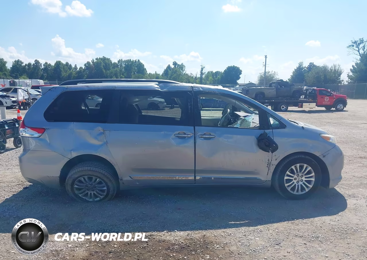 2013 Toyota Sienna Xle V6 8 Passenger VIN:5TDYK3DC8DS290803 - 13