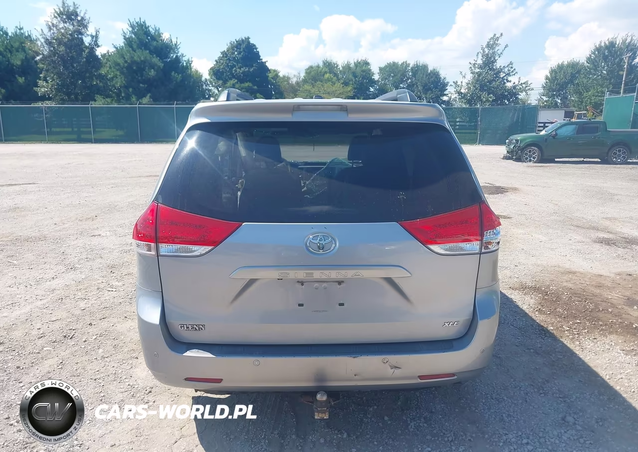 2013 Toyota Sienna Xle V6 8 Passenger VIN:5TDYK3DC8DS290803 - 16